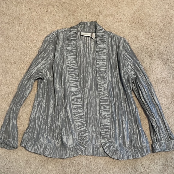 Chico’s Gray Shiny Tunic & Shimmery Crinkle Jacket Combination - Picture 2 of 12